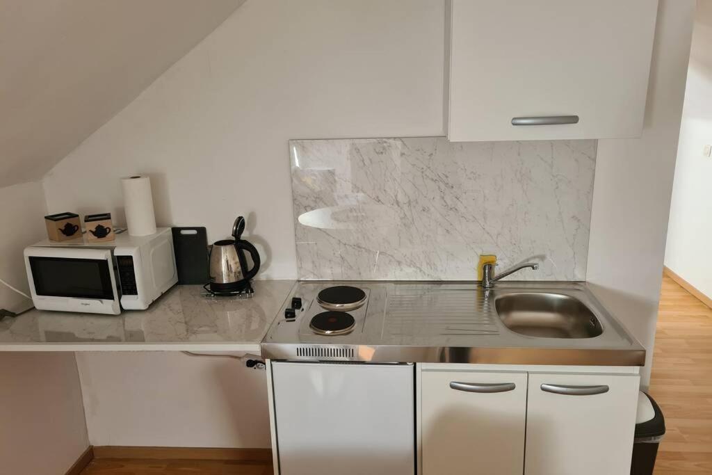 Ferienwohnung Au Petit Ravel Loft Cosy Au Coeur De La Nature Bernissart Exterior foto