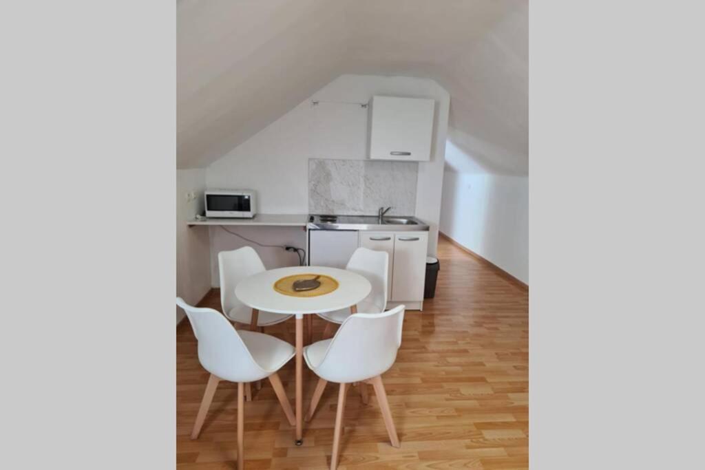 Ferienwohnung Au Petit Ravel Loft Cosy Au Coeur De La Nature Bernissart Exterior foto